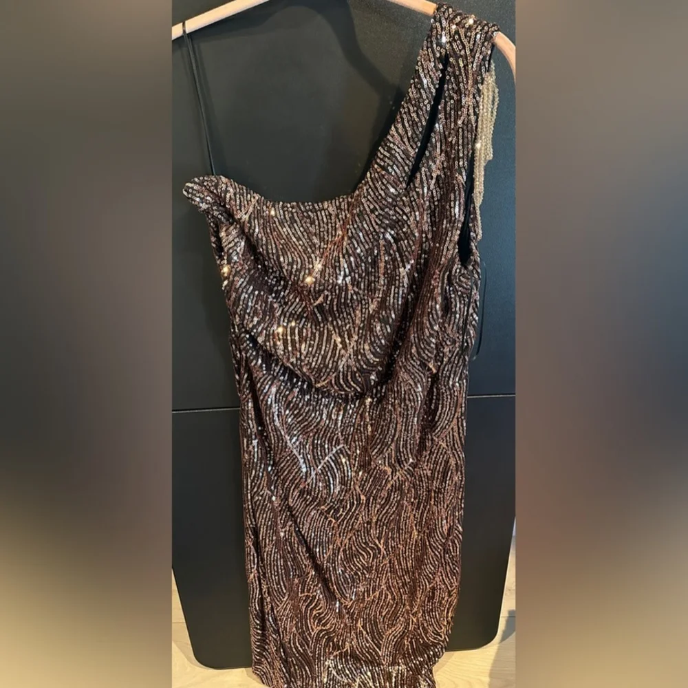 Fashion Nova Gold Bodycon Dress Sleeveless Scoop Neck - Picture 2 of 2